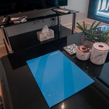 The William Suites Melbourne Bagian luar foto