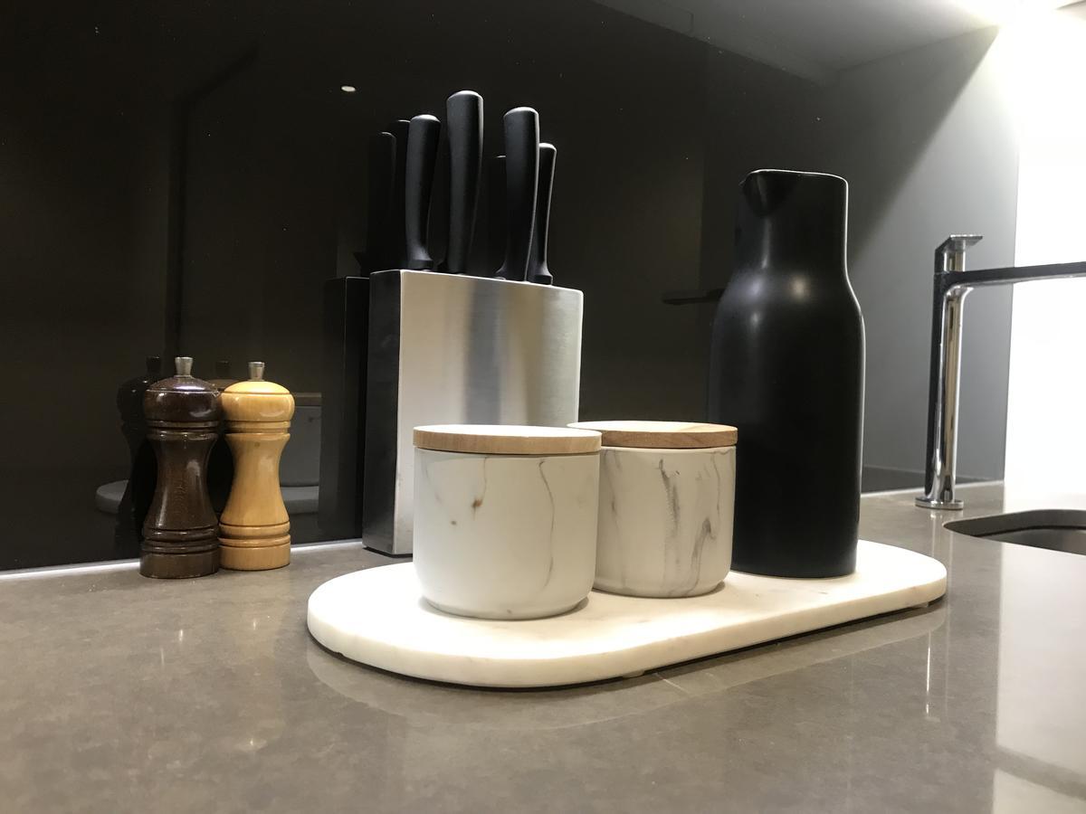 The William Suites Melbourne Bagian luar foto
